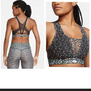 Nike Swoosh Printed XL-Support Sports Bra